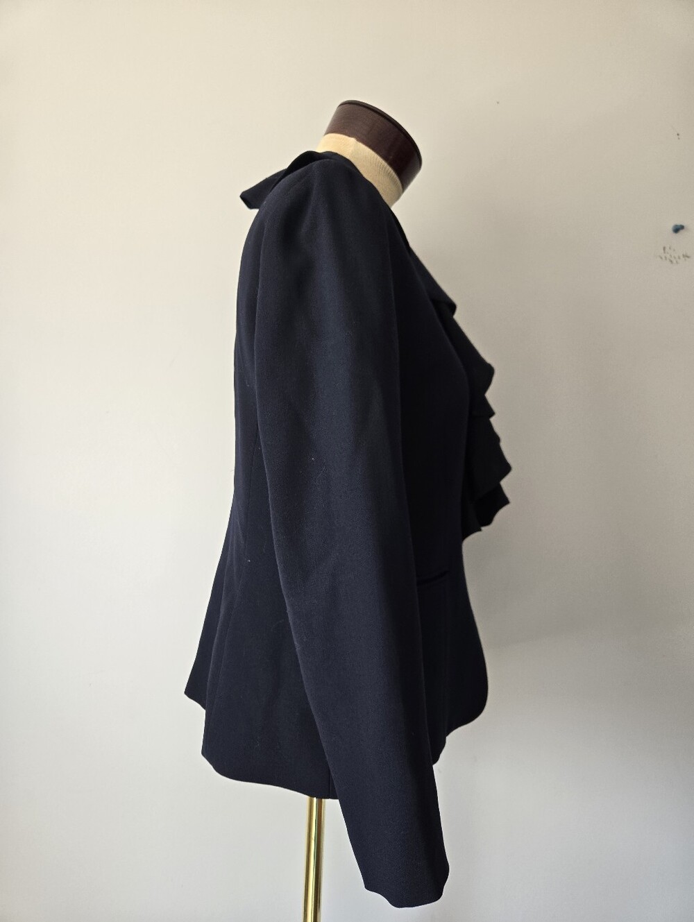 Ralph Lauren Navy 100% Worsted Wool Ruffle Front Blazer. Size 6 - Picture 6 of 13